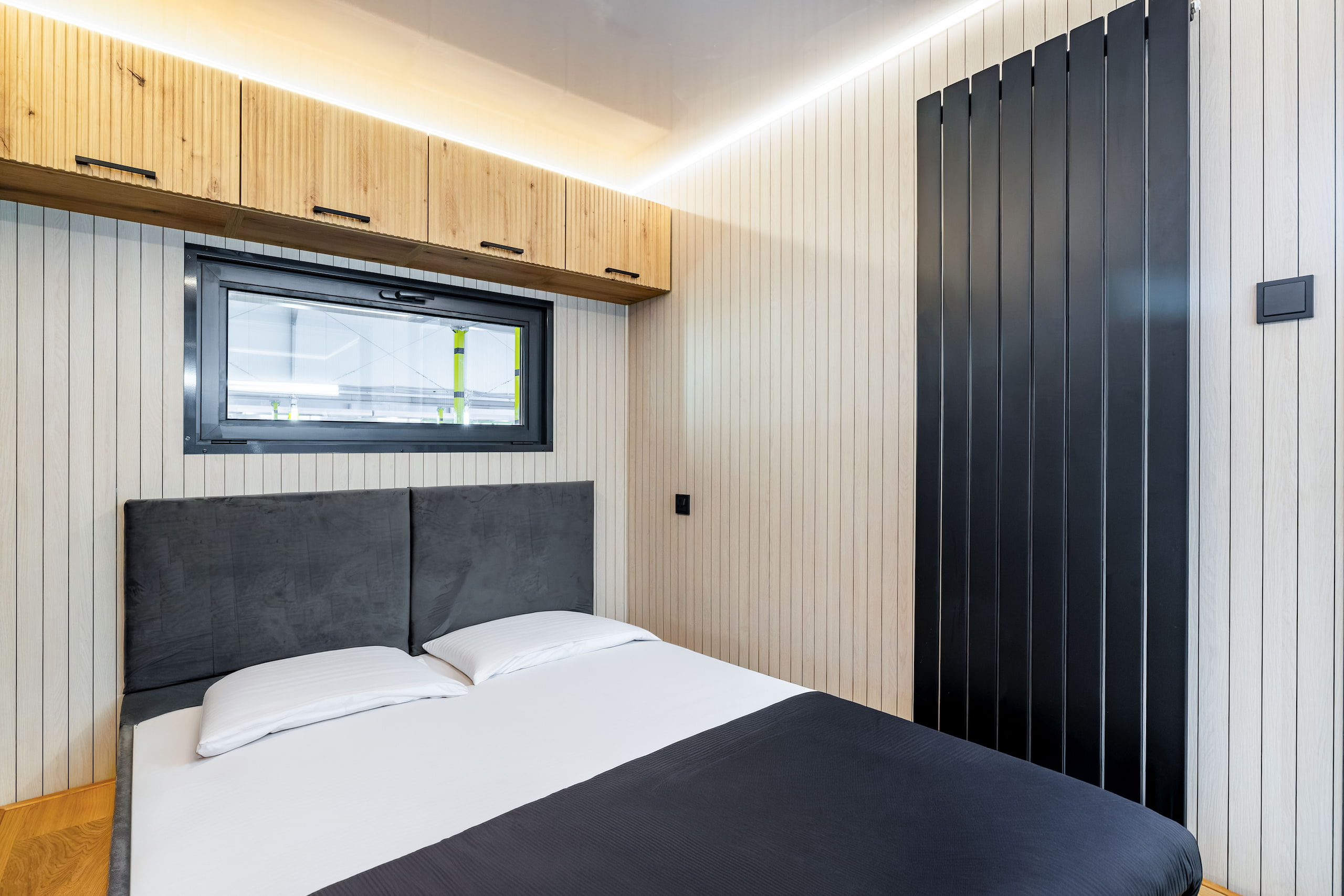 new floating house interior with heating