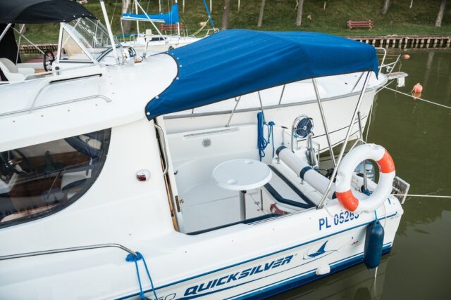 quicksilver 650 cabin boat