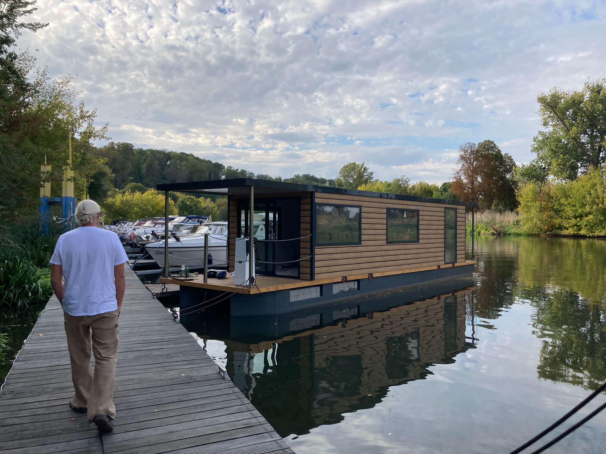 houseboat mooring places in Germany