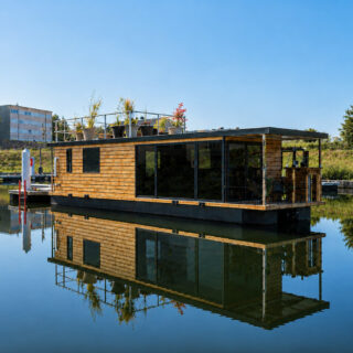 lodge boat