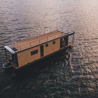 canal boat house UK